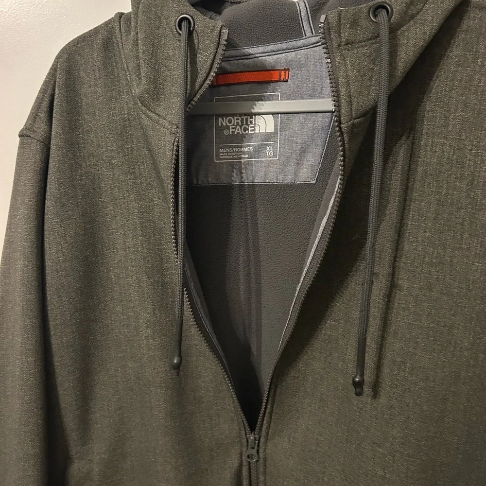 The North Face Men's Dark Green Zip-Up Light Jacket - Picture 5 of 6